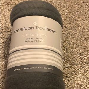 NWT American traditions fleece throw